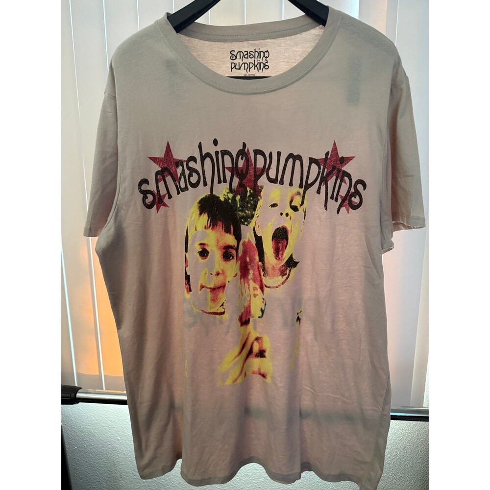 NWOT Men’s Smashing Pumpkins  -Siamese Dream- Band T-shirt Size Large
